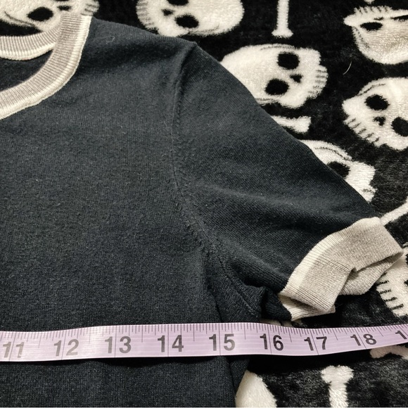 BANANA REPUBLIC Black grey white short sleeve knit top ~ Goth XS SMALL sweater - Picture 6 of 12